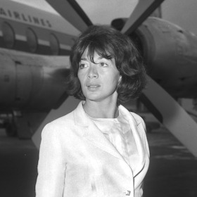 Juliette Grco / Author : Joop van Bilsen / Anefo 07-1964 / CC BY-SA (https://creativecommons.org/publicdomain/zero/1.0/deed.en)
